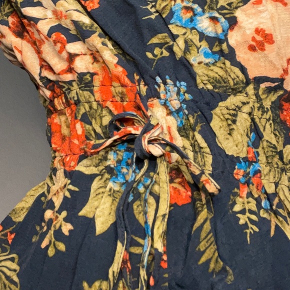 Floral V-neck blouse - Picture 3 of 8